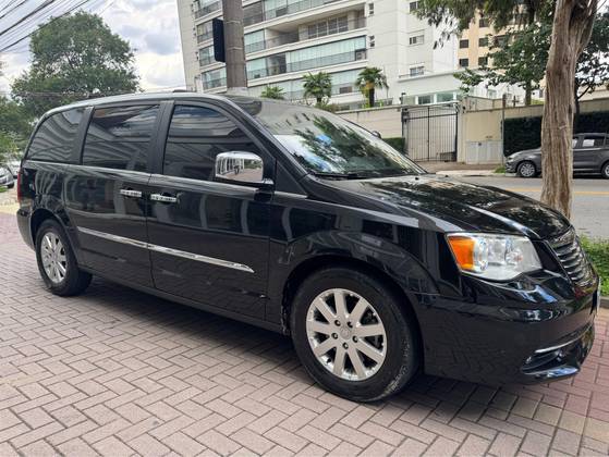 CHRYSLER TOWN & COUNTRY 3.6 LIMITED V6 24V GASOLINA 4P AUTOMÁTICO CHRYSLER TOWN & COUNTRY 3.6 LIMITED V6 24V GASOLINA 4P AUTOMÁTICO